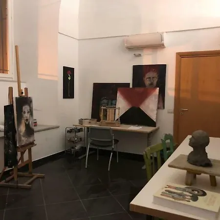 Art Studio *